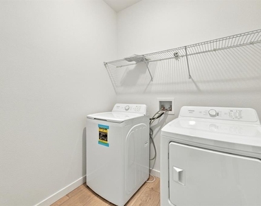 3038 Granite Ridge Avenue - Photo Thumbnail 17