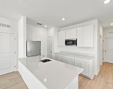 3038 Granite Ridge Avenue - Photo Thumbnail 3
