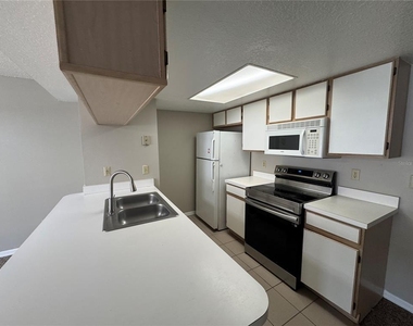 2036 Royal Bay Boulevard - Photo Thumbnail 7
