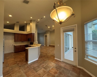 2521 Roat Drive - Photo Thumbnail 6