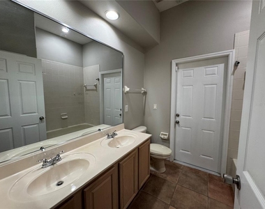 2521 Roat Drive - Photo Thumbnail 20