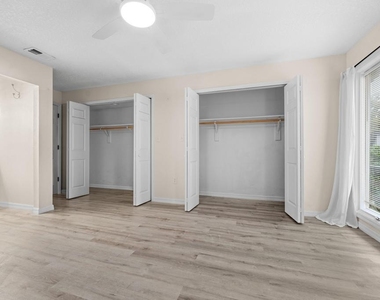2031 Lake Alden Drive - Photo Thumbnail 15