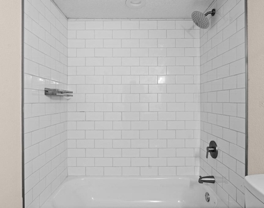 2031 Lake Alden Drive - Photo Thumbnail 24