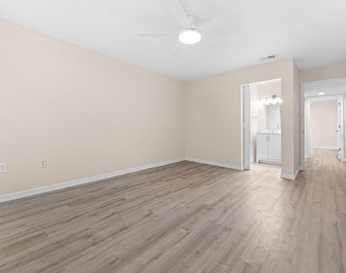 2031 Lake Alden Drive - Photo Thumbnail 13