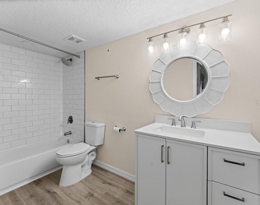 2031 Lake Alden Drive - Photo Thumbnail 23