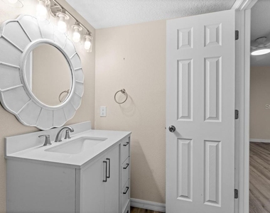2031 Lake Alden Drive - Photo Thumbnail 25
