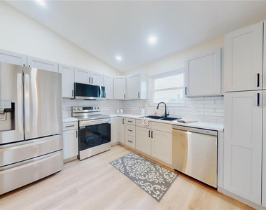 804 Soft Pine Court - Photo Thumbnail 5