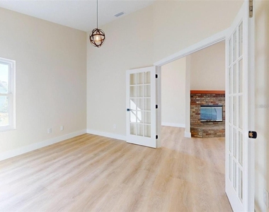 804 Soft Pine Court - Photo Thumbnail 9