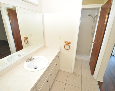 145 Shannon Drive - Photo Thumbnail 10