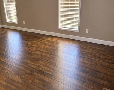613 Queens Road - Photo Thumbnail 1
