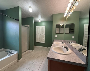 303 Sky Valley Street - Photo Thumbnail 19
