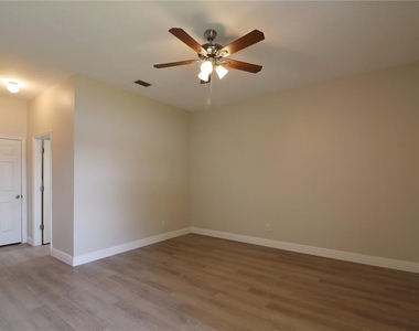 21716 King John Street - Photo Thumbnail 17