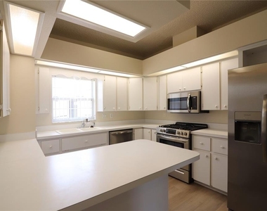 21716 King John Street - Photo Thumbnail 9