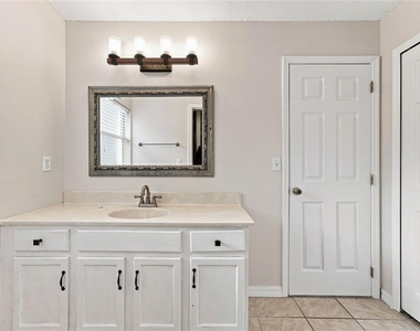 10617 Lake Ralph Drive - Photo Thumbnail 32
