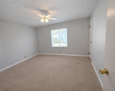 25308 Casa Del Lago Lane - Photo Thumbnail 16