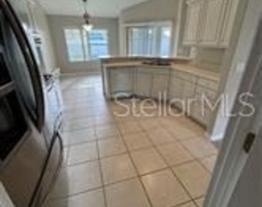 142 Frontier Drive - Photo Thumbnail 8