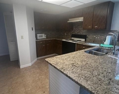 2 Greenbriar Court - Photo Thumbnail 11