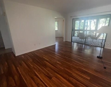 2 Greenbriar Court - Photo Thumbnail 8