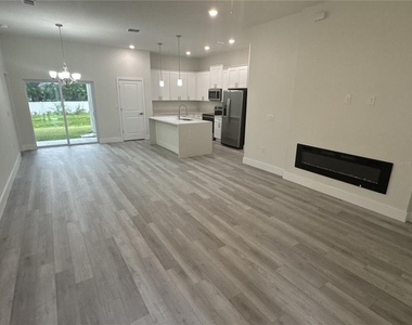 2231 Vancouver Lane - Photo Thumbnail 2