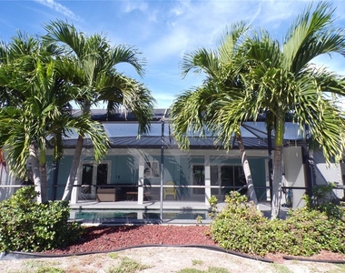 66 Ocean Drive - Photo Thumbnail 16