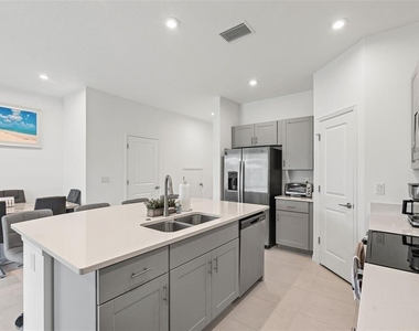 5725 Haven Terrace - Photo Thumbnail 10