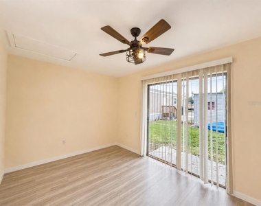 5633 Crissman Drive N - Photo Thumbnail 5