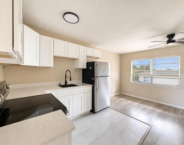5633 Crissman Drive N - Photo Thumbnail 2