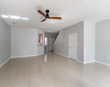 3769 Parkridge Circle - Photo Thumbnail 6