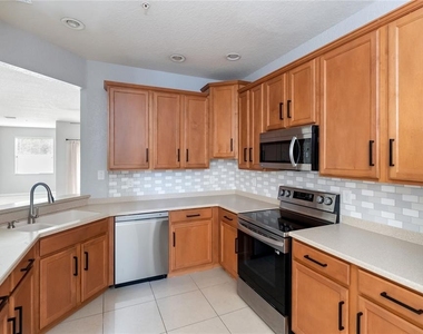 3769 Parkridge Circle - Photo Thumbnail 2