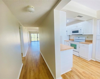 505 30th Avenue W - Photo Thumbnail 2