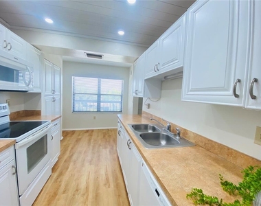 505 30th Avenue W - Photo Thumbnail 4