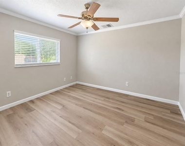 6184 Hollywood Avenue - Photo Thumbnail 3