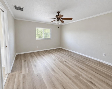 6184 Hollywood Avenue - Photo Thumbnail 9