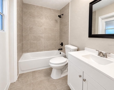 6184 Hollywood Avenue - Photo Thumbnail 7