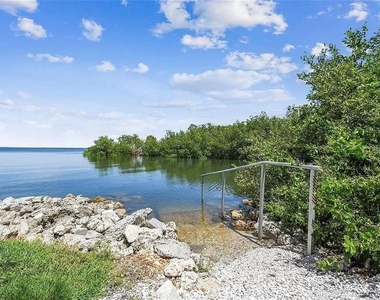 5000 Culbreath Key Way - Photo Thumbnail 4