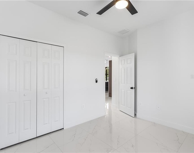 2813 50th Street Sw - Photo Thumbnail 18