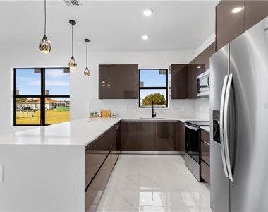 2813 50th Street Sw - Photo Thumbnail 4