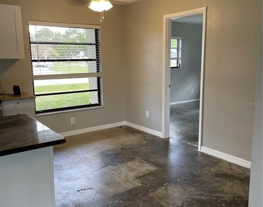 330 Beverly Road - Photo Thumbnail 6