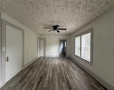 669 Avenue B Nw - Photo Thumbnail 3
