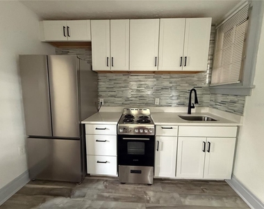 669 Avenue B Nw - Photo Thumbnail 6