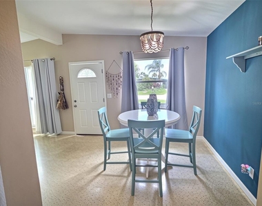 329 Glen Oak Road - Photo Thumbnail 2