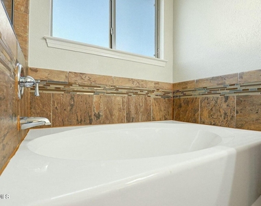7657 Mundy Creek Drive - Photo Thumbnail 30