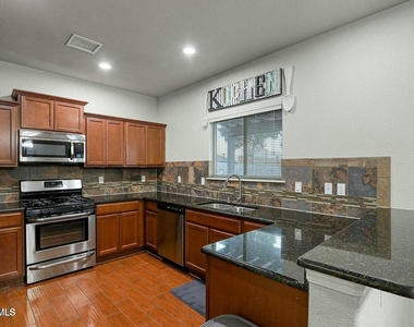 7657 Mundy Creek Drive - Photo Thumbnail 11