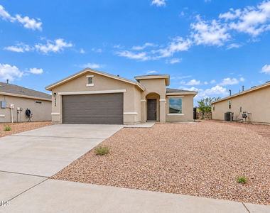 14548 Faxon Yucca - Photo Thumbnail 1