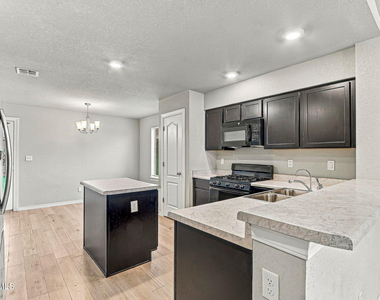 14548 Faxon Yucca - Photo Thumbnail 8