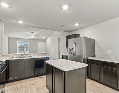 14548 Faxon Yucca - Photo Thumbnail 10