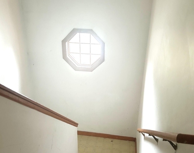 204 Booth Street - Photo Thumbnail 9