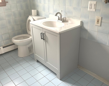 204 Booth Street - Photo Thumbnail 6