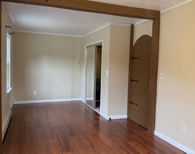 432 Pepper Street - Photo Thumbnail 12