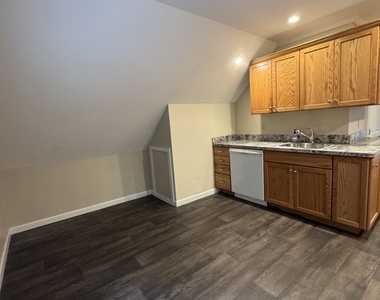 210 Prospect Avenue - Photo Thumbnail 9
